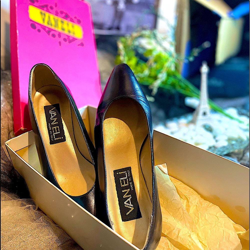 VANELI Woman’s vintage 1980’s Heels
